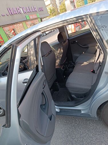 SEAT TOLEDO