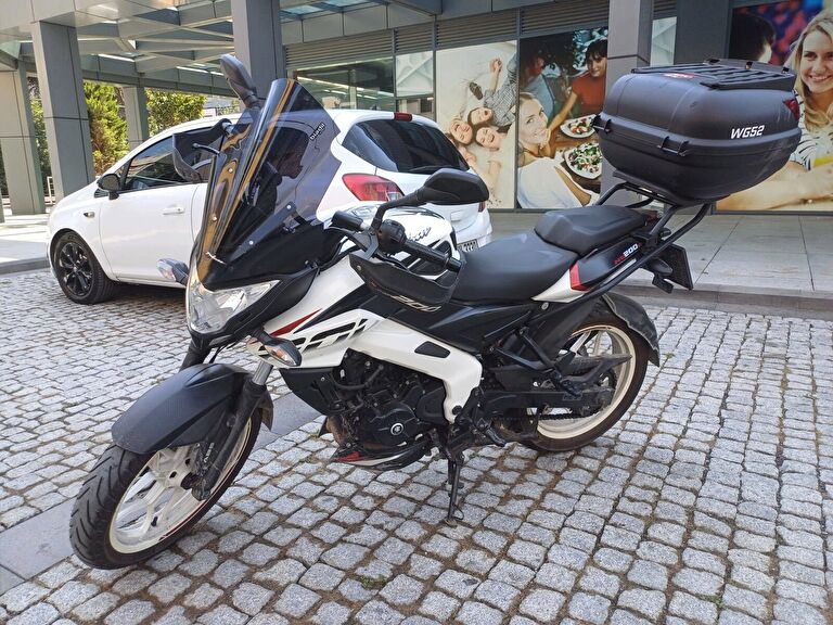 Bajaj Pulsar NS 200 ABS
