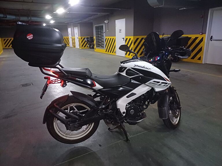 Bajaj Pulsar NS 200 ABS