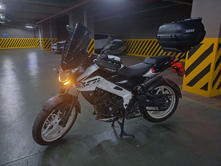 Bajaj Pulsar NS 200 ABS
