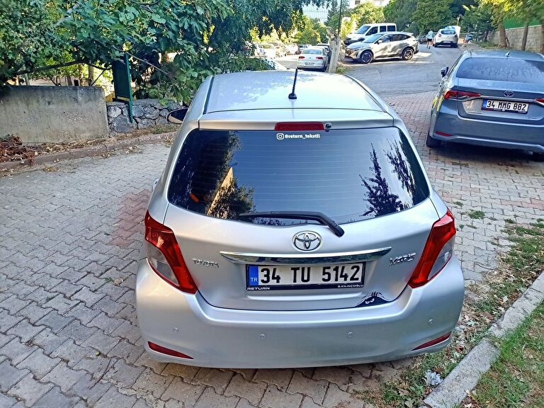 TOYOTA YARIS