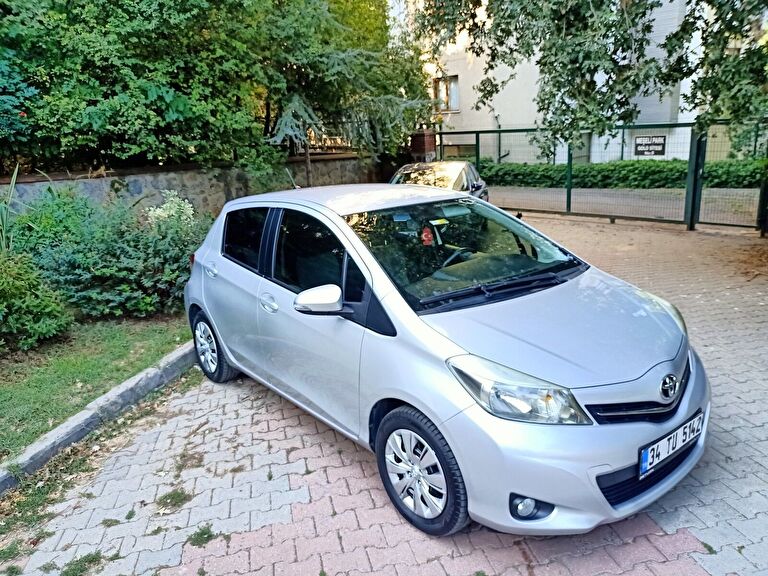 TOYOTA YARIS