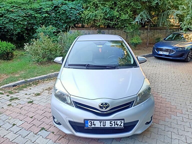 TOYOTA YARIS