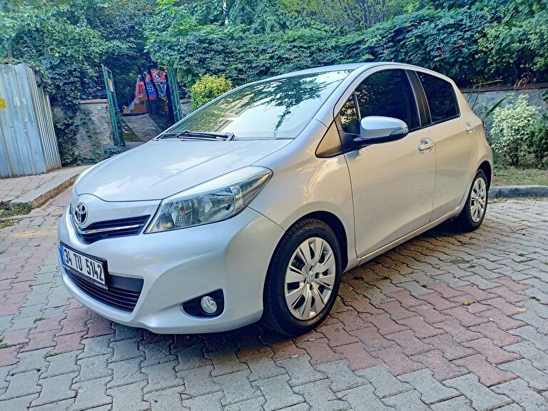 TOYOTA YARIS