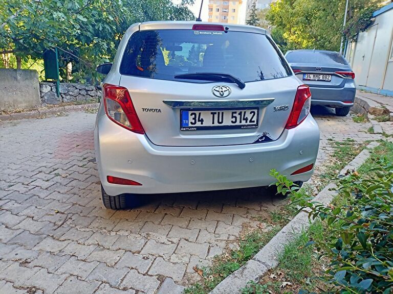 TOYOTA YARIS