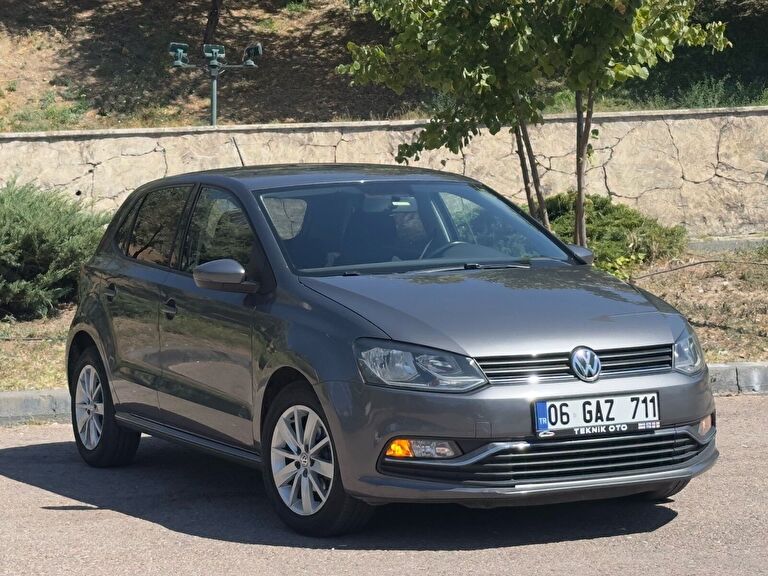 VOLKSWAGEN POLO