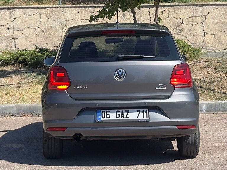 VOLKSWAGEN POLO