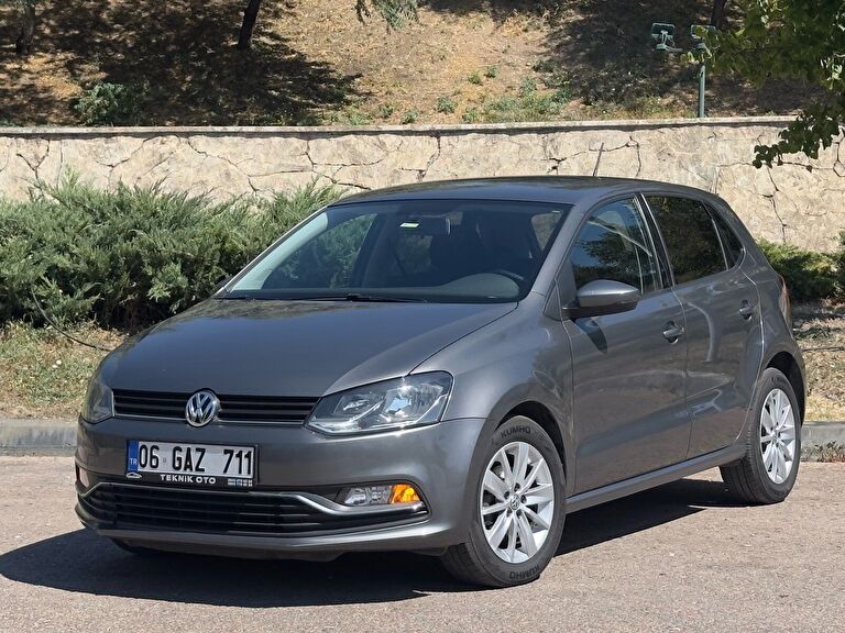 VOLKSWAGEN POLO