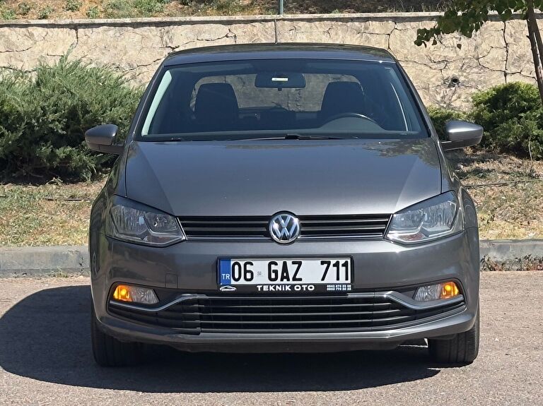 VOLKSWAGEN POLO