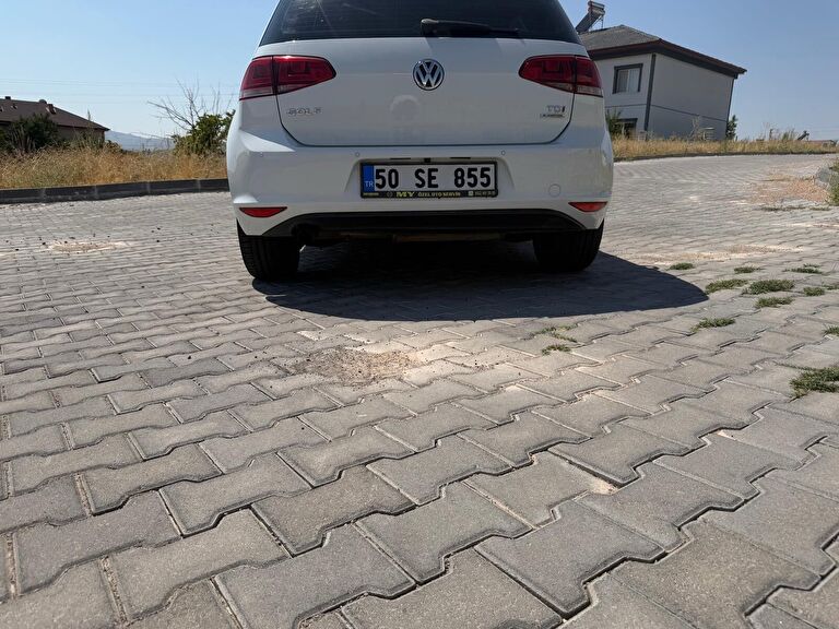 VOLKSWAGEN GOLF