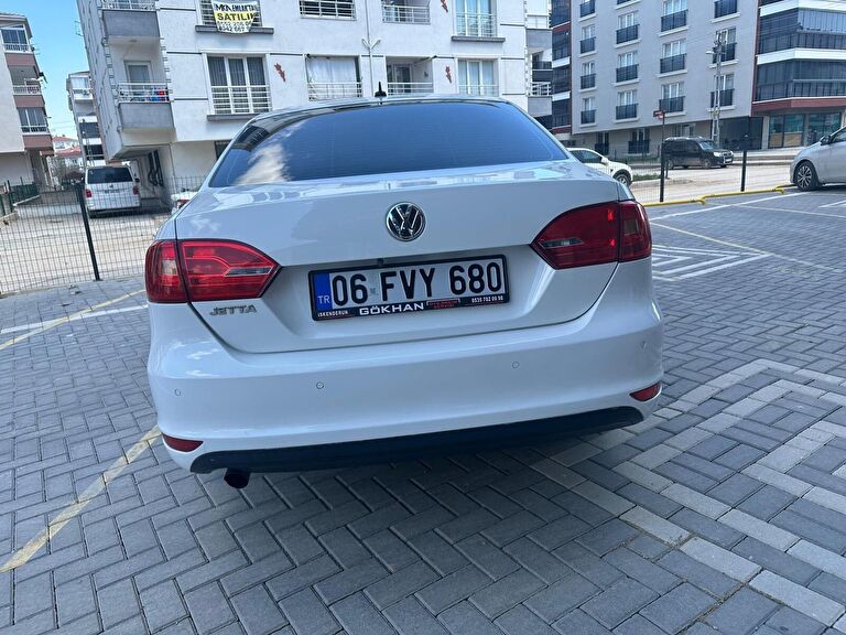 VOLKSWAGEN JETTA