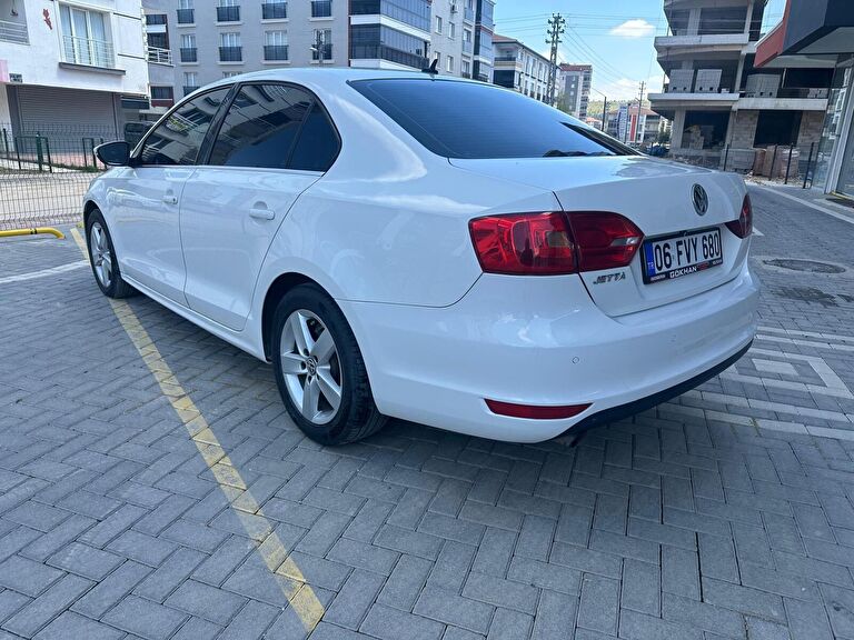 VOLKSWAGEN JETTA