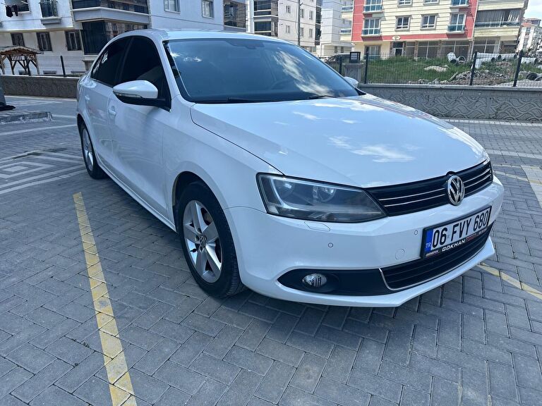VOLKSWAGEN JETTA