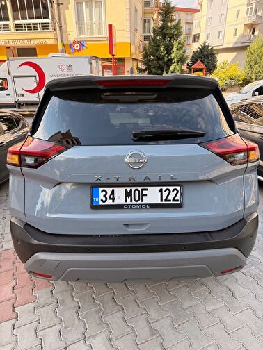 NISSAN X-TRAIL