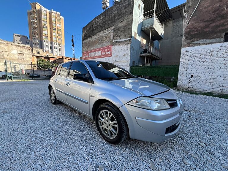 RENAULT MEGANE