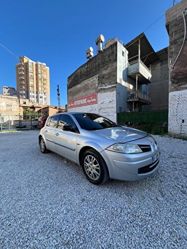 RENAULT MEGANE