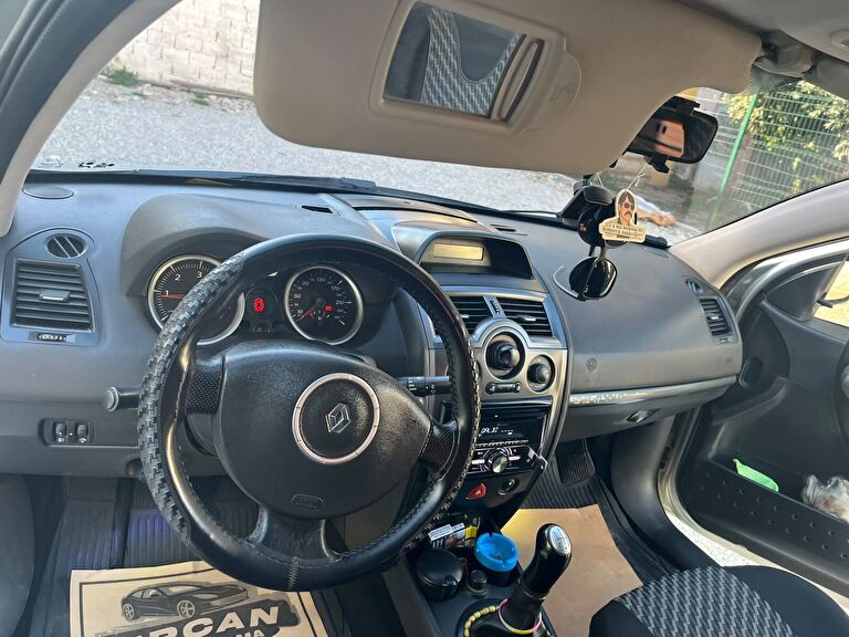 RENAULT MEGANE