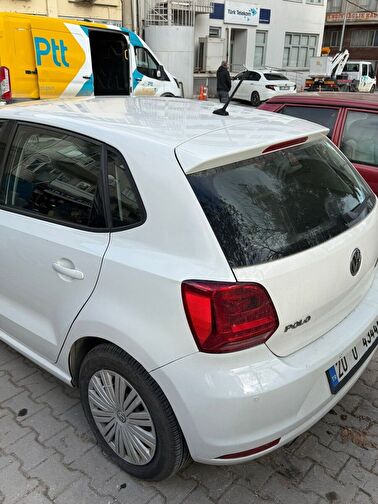 VOLKSWAGEN POLO