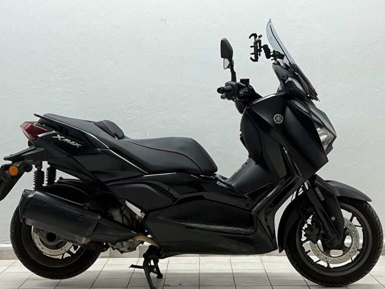 Yamaha X-Max 250 Tech Max