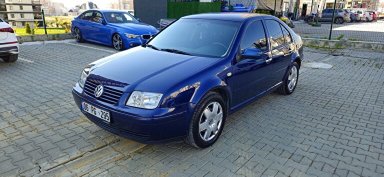 VOLKSWAGEN BORA