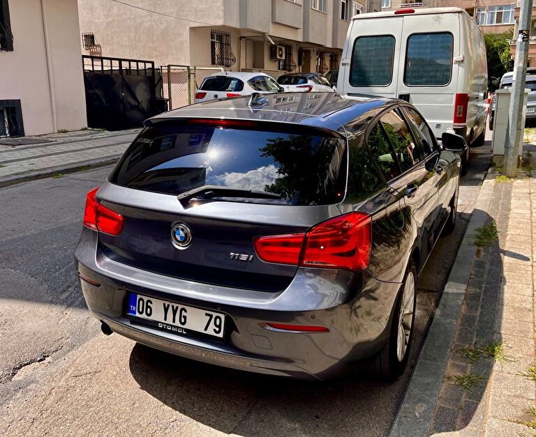 BMW 1 SERISI