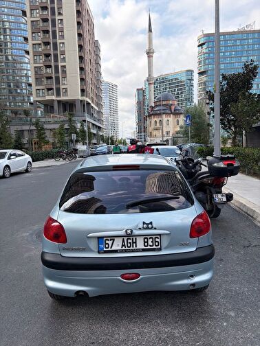 PEUGEOT 206