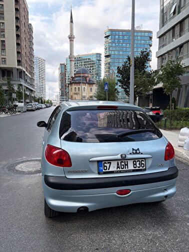 PEUGEOT 206