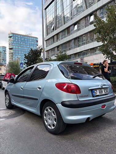PEUGEOT 206
