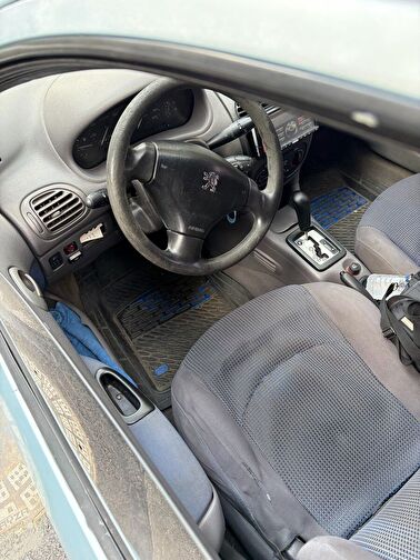 PEUGEOT 206