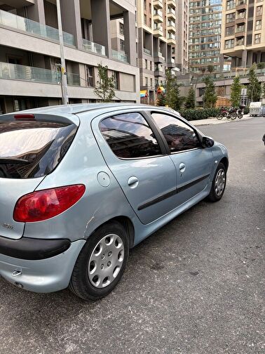 PEUGEOT 206