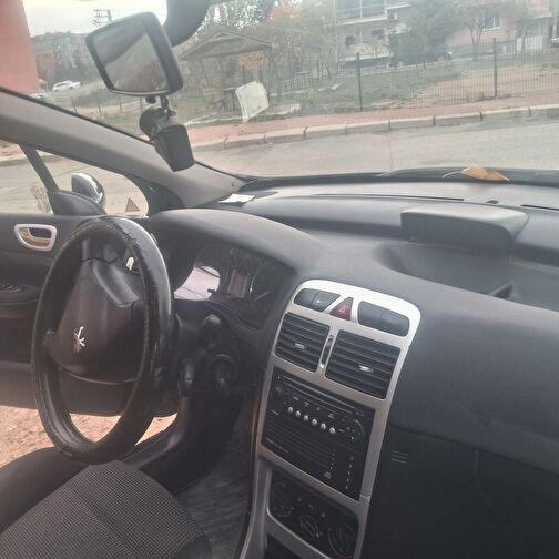 PEUGEOT 307