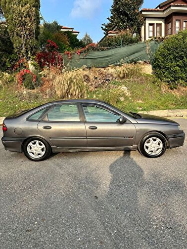 RENAULT LAGUNA