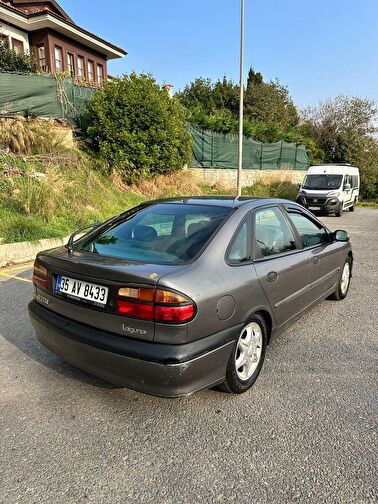 RENAULT LAGUNA