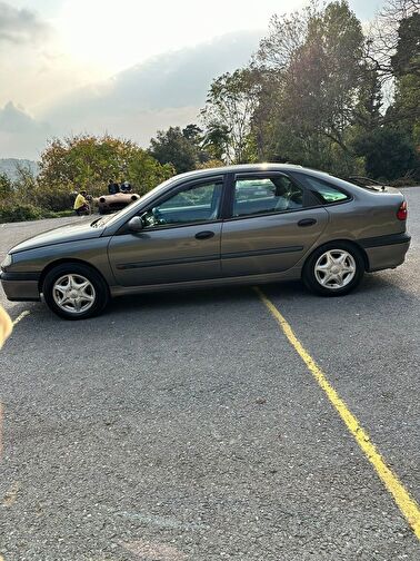 RENAULT LAGUNA