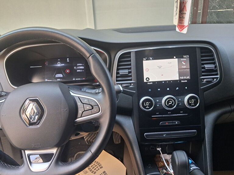 RENAULT MEGANE