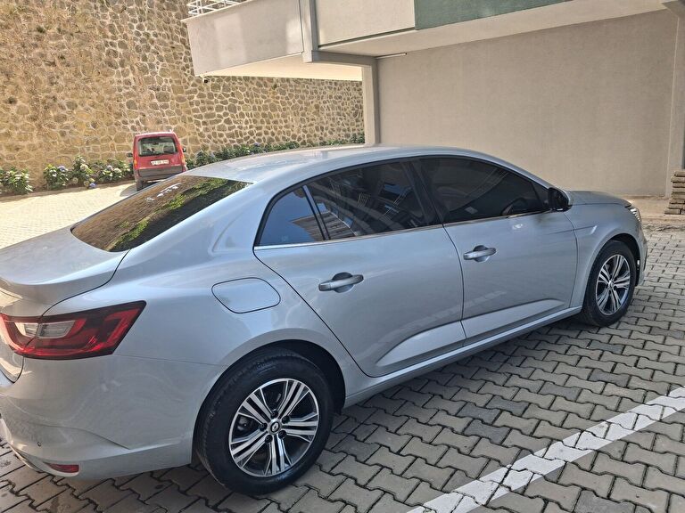 RENAULT MEGANE