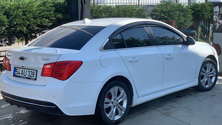 CHEVROLET CRUZE