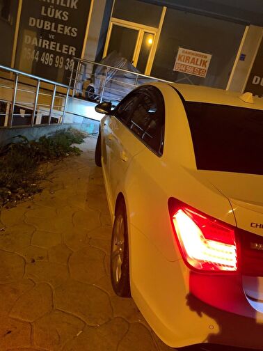 CHEVROLET CRUZE