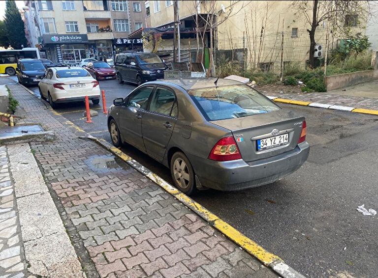 TOYOTA COROLLA