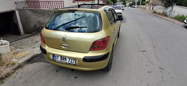 PEUGEOT 307