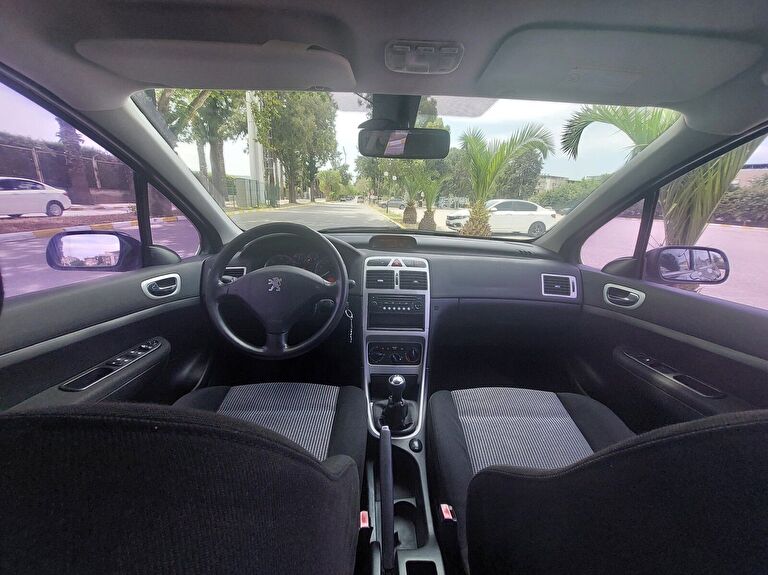 PEUGEOT 307