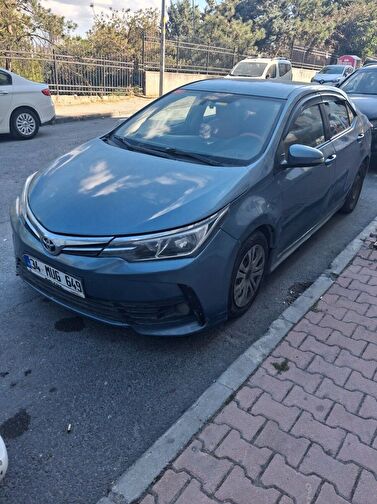 TOYOTA COROLLA