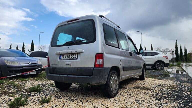 PEUGEOT PARTNER