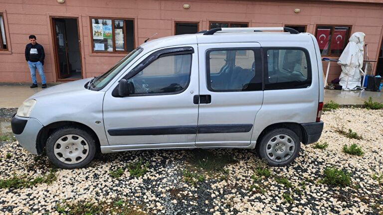 PEUGEOT PARTNER