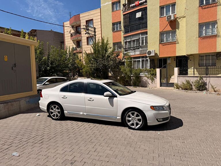 VOLVO S80