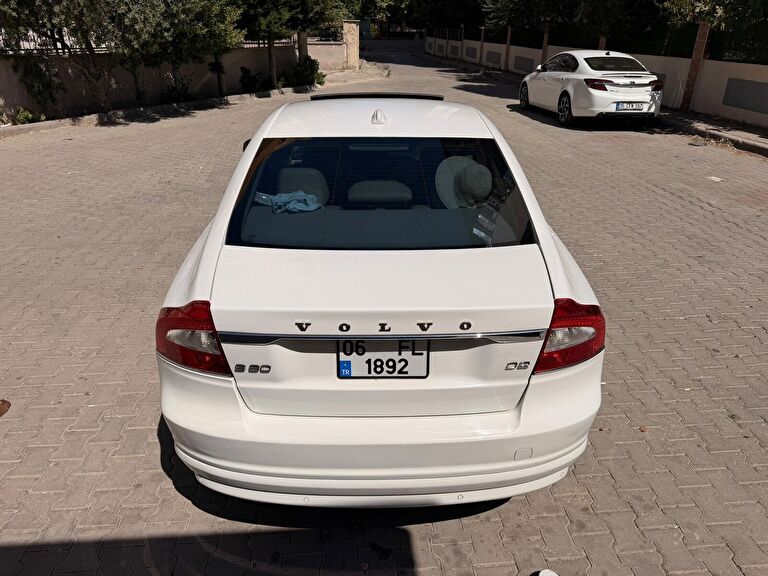VOLVO S80