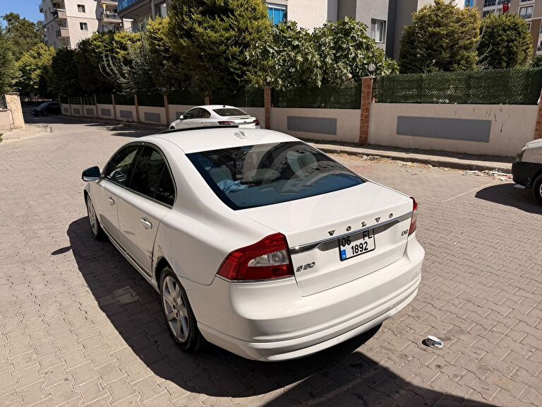VOLVO S80