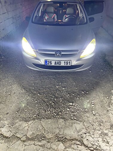 PEUGEOT 307