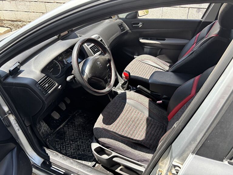 PEUGEOT 307