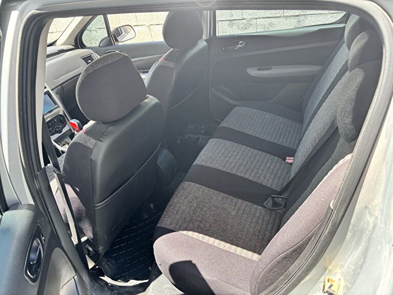 PEUGEOT 307